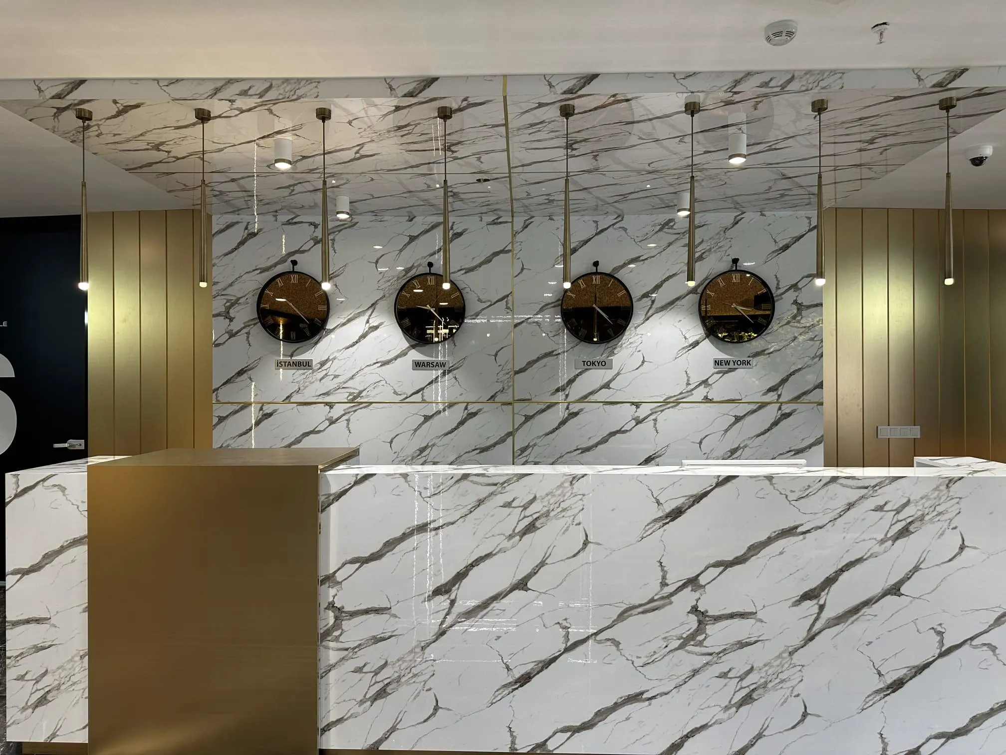 Réception en marbre de luxe de Renaissance Clinique